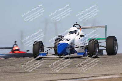 media/Oct-26-2025-CalClub SCCA (Sun) [[8ce1e69566]]/Group 3/Grapevine/